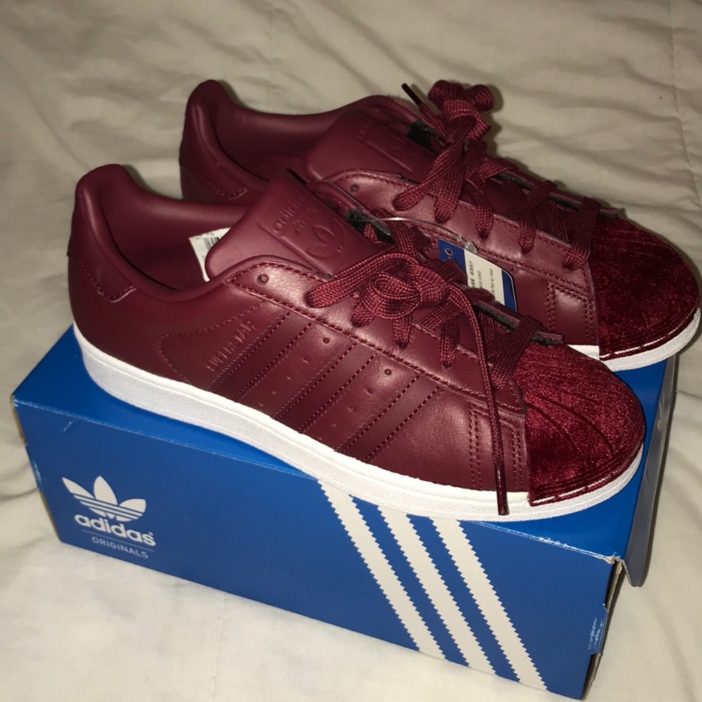 ADIDAS Superstar leather w/velvet shell toe
